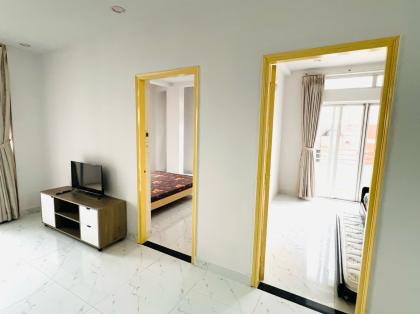 Cần cho thuê căn hộ chung cư Phan Văn Trị đường lê hồng phong phường 2 quận 5 dt 80m2, 2pn, 1wc, đầy đủ nội thất, nhà mớ