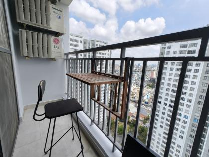 Cho thuê căn hộ CENTRAL PREMIUM - 854 - 856 Tạ Quang Bửu, P. 5, Q. 8 TPHCM : -	1 phòng ngủ nhưng rất rộng rãi 52m²