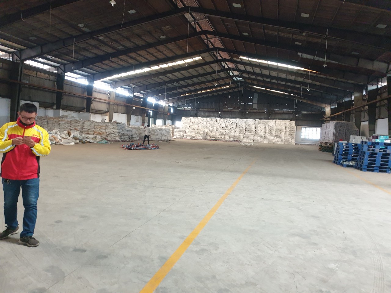 sản xuất ngay cần cho thuê gấp(160m-200m-300m)đường chiến lược,lê đìng cẩn,bình trị đông