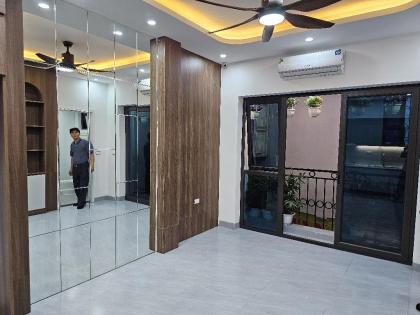 Cần bán nhà riêng chính chủ 6 tầng thang máy Đặng Tiến Đông DT 40m gần oto đỗ