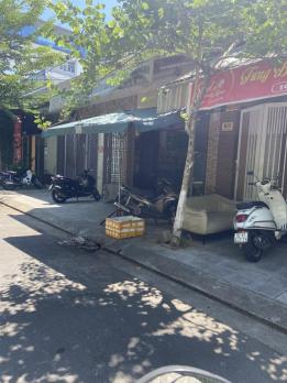 Bán nhà đường Bùi Kỷ, Đà Nẵng. Khu vực trung tâm, gần nhiều tiện ích, cho thuê tốt.