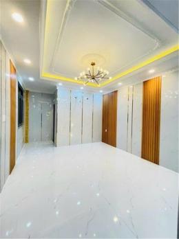 Bán Nhà Riêng đường Võ Văn Ngân, 110m2, 5 Tầng, HXH, Gần Vincom Thủ Đức, Chỉ 10,2 Tỷ