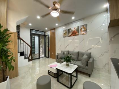 Bán nhà Vương Thừa Vũ, 52m², 6 tầng, 9.9 tỷ, Thanh Xuân, Thang máy, Oto