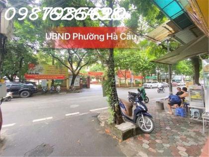 BÁN NHÀ HÀ ĐÔNG - Ô TÔ NGÕ THÔNG- CÁCH MẶT PHỐ 10M- THANG MÁY - FULL ĐỒ - 42M x 5T 10.5 Tỷ