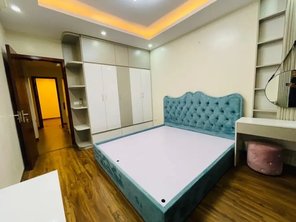 Bán nhà ngõ 37 Dịch Vọng, 36m2, 5 tầng, kinh doanh, ô tô cách nhà 10m, giá 7.8 tỷ