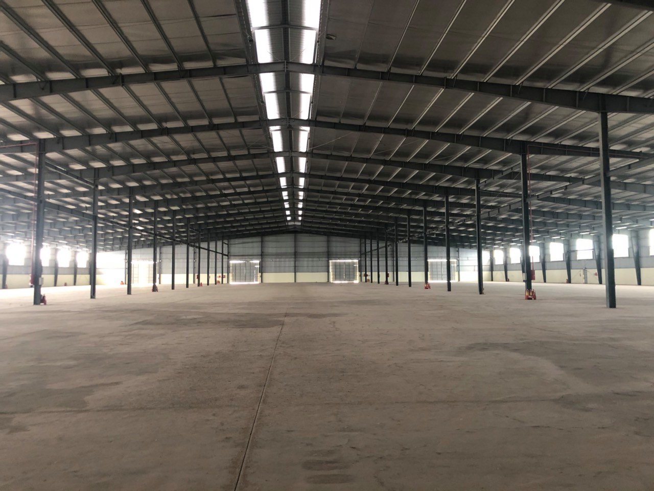 Nhà Xưởng 10.000m2 CẦN BÁN GIÁ Rẻ Nhất KCN Tân Đức, Đức Hòa, Long An