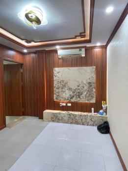 Chính chủ em cần căn tập thể tầng 1, 3 ngủ và 2Wc, tại Nguyễn Trãi, Siêu Vip, Mặt đường ô tô tránh