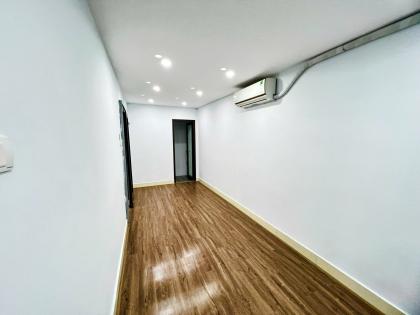 Bán căn hộ Tập thể phố 8/3, Hai Bà Trưng, 50m2, 2 ngủ, nhà đẹp ở luôn, gần phố