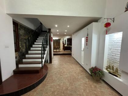 Bán Nhà Phố Xuân Diệu Quận Tây Hồ 120m6T VIEW Hồ 14,3 Tỷ Xuân Diệu.