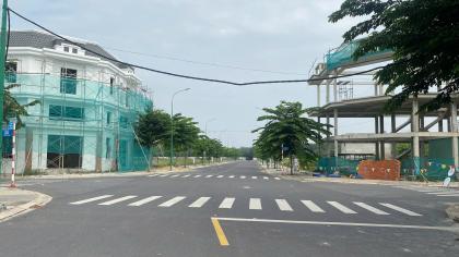 Cần bán gấp nhà phố Richland Residence Hòa Lợi, giá tốt nhất khu vực!
Urgent Sale: Richland