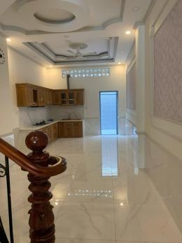 Nhà Mặt Tiền Đẳng Cấp - Khu VIP Hiệp Bình Chánh, 88m2 Nhà Mới 3 Tầng  Giá Chỉ 10 Tỷ