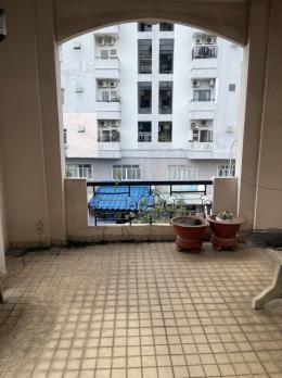 Bán nhà MT đường DƯƠNG QUANG ĐÔNG – Quận 8 :   -	Kết cấu : 3 tầng btct 4 Phòng ngủ 5 toilet , nhà xây kiểu biệt thự