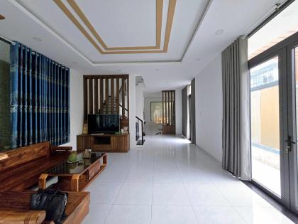 Bán gấp VILLA 2 Mặt Tiền - CẠNH KĐT PHÚ MỸ HƯNG - 200M2 (10x20) - View công viên, 21,9 T.Ỷ   Mô tả:  + 200m2 (10x20).