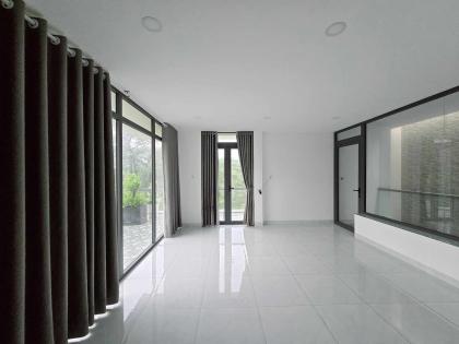 Bán gấp VILLA 2 Mặt Tiền - CẠNH KĐT PHÚ MỸ HƯNG - 200M2 (10x20) - View công viên, 21,9 T.Ỷ   Mô tả:  + 200m2 (10x20).