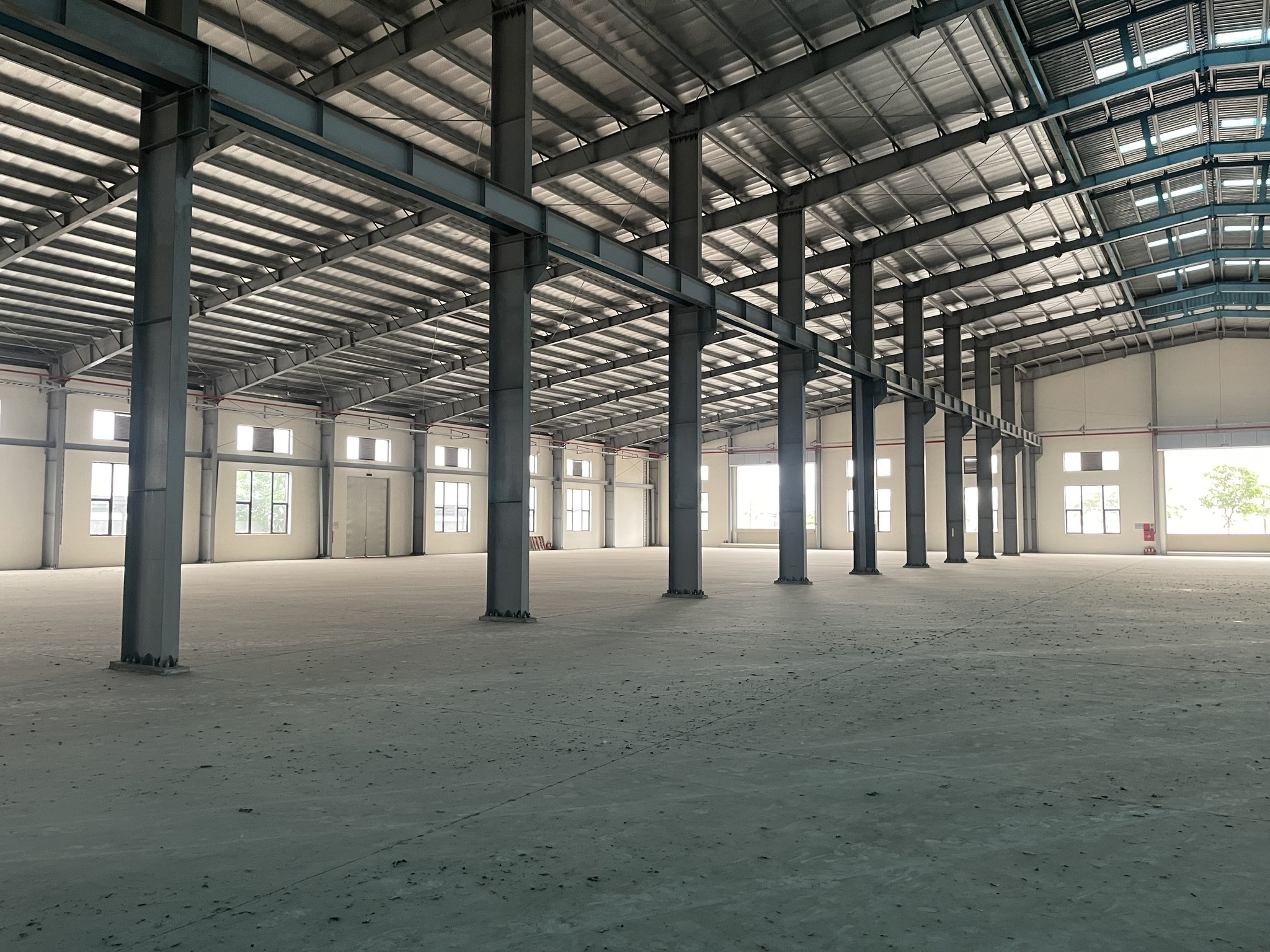 CHO THUÊ XƯỞNG 5568M2 TRONG KHUÔN VIÊN 10000M2 KCN HẢI SƠN, LONG AN