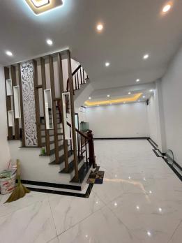 Bán nhà Đắc Sở 40M2, 4 Tầng, 4p ngủ, ô tô đỗ sát nhà, kinh doanh, trung tâm Hoài Đức