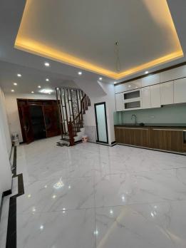 Bán nhà Đắc Sở 40M2, 4 Tầng, 4p ngủ, ô tô đỗ sát nhà, kinh doanh, trung tâm Hoài Đức