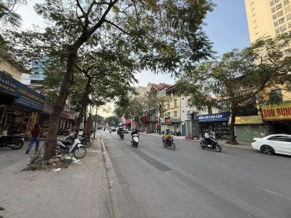 Bán Nhà Mặt Phố Nguyễn Thái Học 215m3T LÔ GÓC MT6,8m Vỉa Hè 110 Tỷ Nguyễn Thái Học.