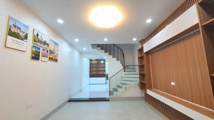 Bán nhà phố Nguyễn Phúc Lai, Hoàng Cầu, Đống Đa, nhà đẹp, gara ô tô, cực gần phố