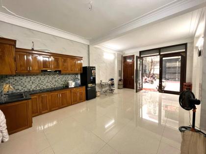 Cho thuê nhà sau Him Lam Vạn Phúc 50m x 6 tầng thông sàn chỉ 20 triệu 0903409888