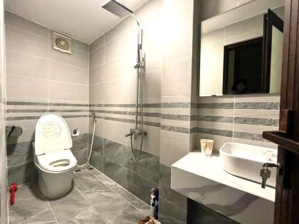 Cho thuê nhà sau Him Lam Vạn Phúc 50m x 6 tầng thông sàn chỉ 20 triệu 0903409888