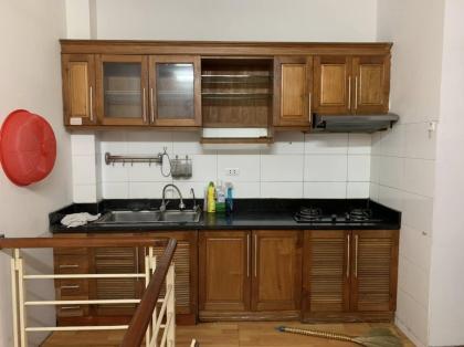 Bán nhà Ngõ 20 Hào Nam, diện tích 32/37T2 x 5 tầng, mặt tiền 3.5m, giá 8.2 tỷ