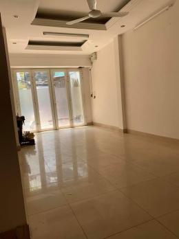 Bán nhà Ngõ 20 Hào Nam, diện tích 32/37T2 x 5 tầng, mặt tiền 3.5m, giá 8.2 tỷ