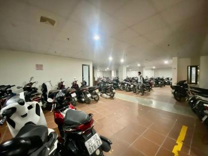 Bán nhà mặt phố Lê Thanh Nghị, 15m Măt tiền, 9 Tầng, 450m2*9T, 2xx tỷ/th