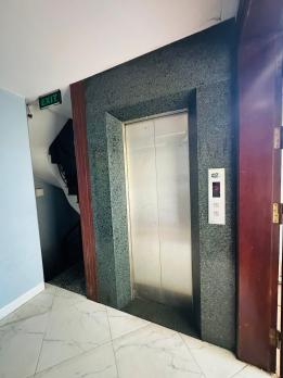 SIÊU HIẾM - Bán nhà Mặt Phố Hào Nam (Cát Linh) 56m2/5Tầng Thang máy chỉ 37.5 Tỷ
