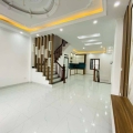 Ngõ xuân la dt42m2, 5 tầng .mặt tiền 4m. giá 7.1tỷ ngõ ô tô