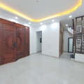 Bán nhà đường Yên Hòa, Cầu Giấy, 5 tầng thang máy mới, mặt tiền rộng, sổ đỏ vuông đẹp