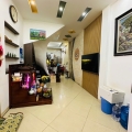 Bán nhà đường Đê La Thành nhỏ, Đống Đa, nhà đẹp ở luôn, 2 thoáng, gần phố