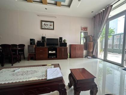 Biệt thự đẹp hiếm có khu Vạn Phúc – sân đậu 3 ô tô – SHR – chỉ 27 tỷ