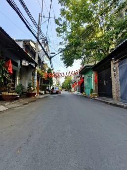 Bán nhà  Cấp 4, Hẻm 8m Lê Văn Quới - gần Hòa Bình, DT: 8x20m, tiện xây, giá 13.9 tỷ.