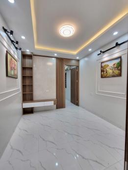 Bán căn hộ tập thể Giải Phóng, Đống Đa, căn góc, ô tô đỗ cửa, nhà đẹp ở luôn