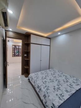 Bán căn hộ tập thể Giải Phóng, Đống Đa, căn góc, ô tô đỗ cửa, nhà đẹp ở luôn