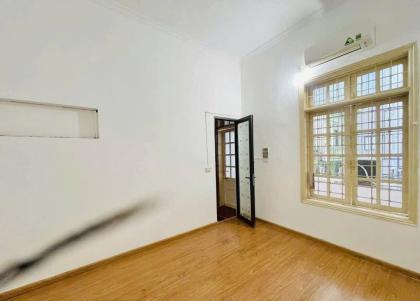 Bán nhà ngõ 663 Trương Định, Diện tích 55m x 3 tầng, mặt tiền 6.7, giá 7,7 tỷ