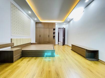 Bán nhà KĐT Geleximco ô tô tránh vỉa hè rộng vị trí đẹp dt 126m 5t mt 9m giá 22 tỷ