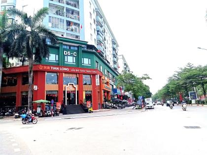 SIÊU BIỆT THỰ LÔ GÓC 3 MẶT THOÁNG – CẦU GIẤY – 236M² – MẶT TIỀN 20M – 4 TẦNG ĐẲNG CẤP – SÂN VƯỜN