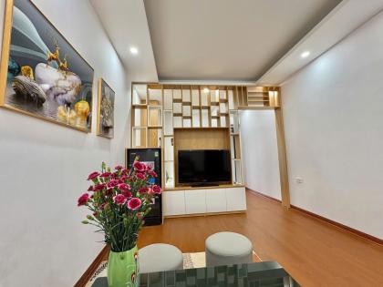 Bán căn hộ tập thể Minh Khai, Hai Bà Trưng, nhà đẹp full nội thất, ô tô đỗ chân cầu thang