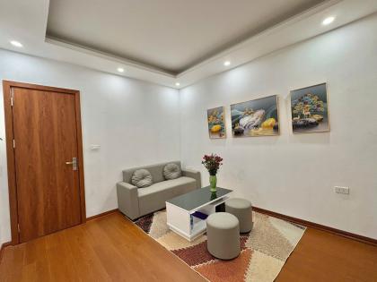 Bán căn hộ tập thể Minh Khai, Hai Bà Trưng, nhà đẹp full nội thất, ô tô đỗ chân cầu thang