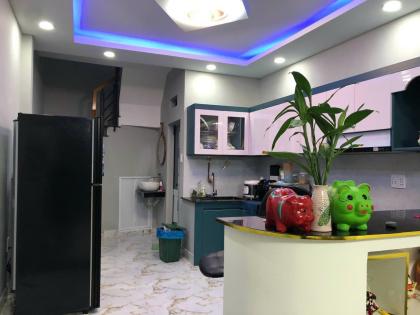 Ở NGAY! Bán Nhà 2 Tầng Xe Hơi Tránh Trường Sa, 35m2, 6 Tỷ TL