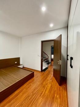 Bán nhà Phạm Văn Đồng, 76m2, phân lô, ô tô, nội thất chủ tặng,  nhỉnh 7tỷ.
