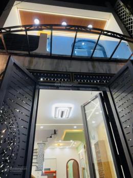 NGAY ĐẠI HỌC CÔNG THƯƠNG Q.TP NHÀ MỚI 2T 4x14M2-3PN-3WC -TẶNG NỘI THẤT - NHỈNH 5 tỷ.