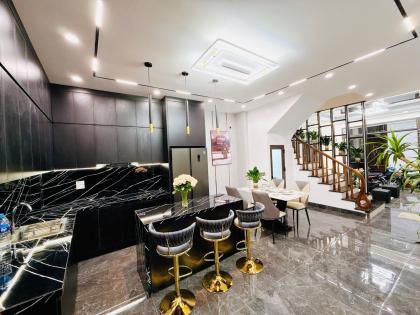 Siêu phẩm phố Đại La, Hai Bà Trưng, nhà đẹp full nội thất, 2 mặt thoáng, ngõ rộng, gần mặt phố