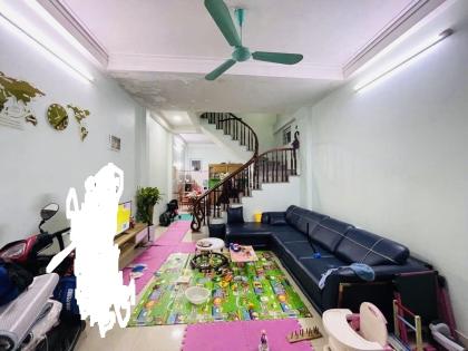 Bán nhà đường Lê Trọng Tấn thoáng sáng ô tô đỗ cửa dt 55m 5t mt 5m 6,55 tỷ