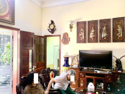 Bán Nhà Mặt Phố Quận Hoàn Kiếm 125m4T MT5,9m Vỉa Hè 1 SỔ 1 CHỦ 78,8 Tỷ Hàng Chiếu.