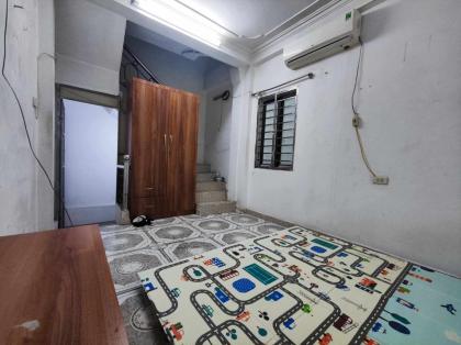 Cho thuê nhà đường Hoàng Hoa Thám, Ba Đình, 22m2, 4 tầng, gần phố chỉ 5 triệu/tháng