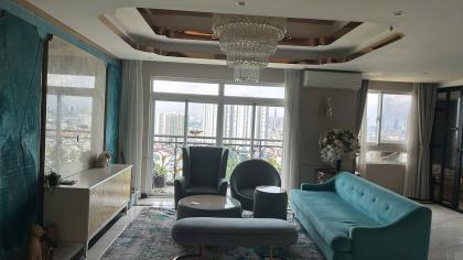 Cho thuê căn hộ THE FLEMINGTON, đường Lê Đại Hành, P.15 Quận 11 : -	Căn lớn: 220m2 - 1PN thường (1NVS)+ 1 PN master rộng