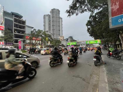 Đường Hoàng Quốc Việt, Phường Nghĩa Đô, Quận Cầu Giấy, Hà Nội diện tích 200 m2  x 10 tầng  giá 155 tỷ